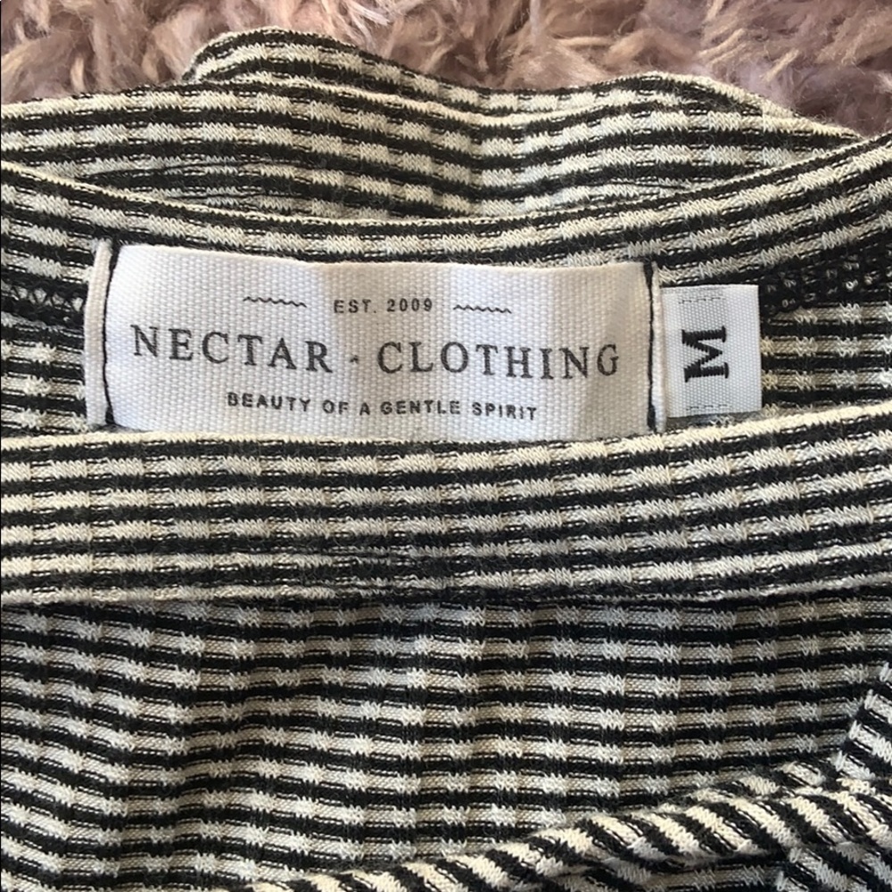 Striped top - Cold Shoulder - Picture 6 of 7